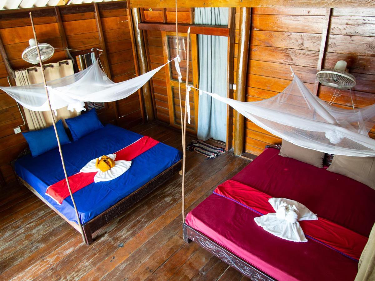 Funky Beach Hostel Sihanoukville Buitenkant foto