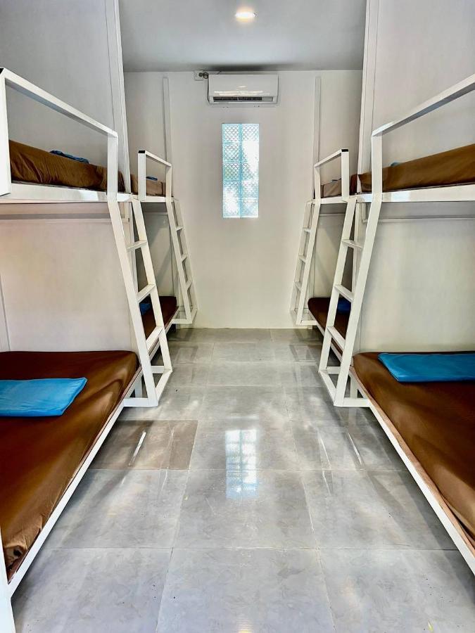 Funky Beach Hostel Sihanoukville Buitenkant foto