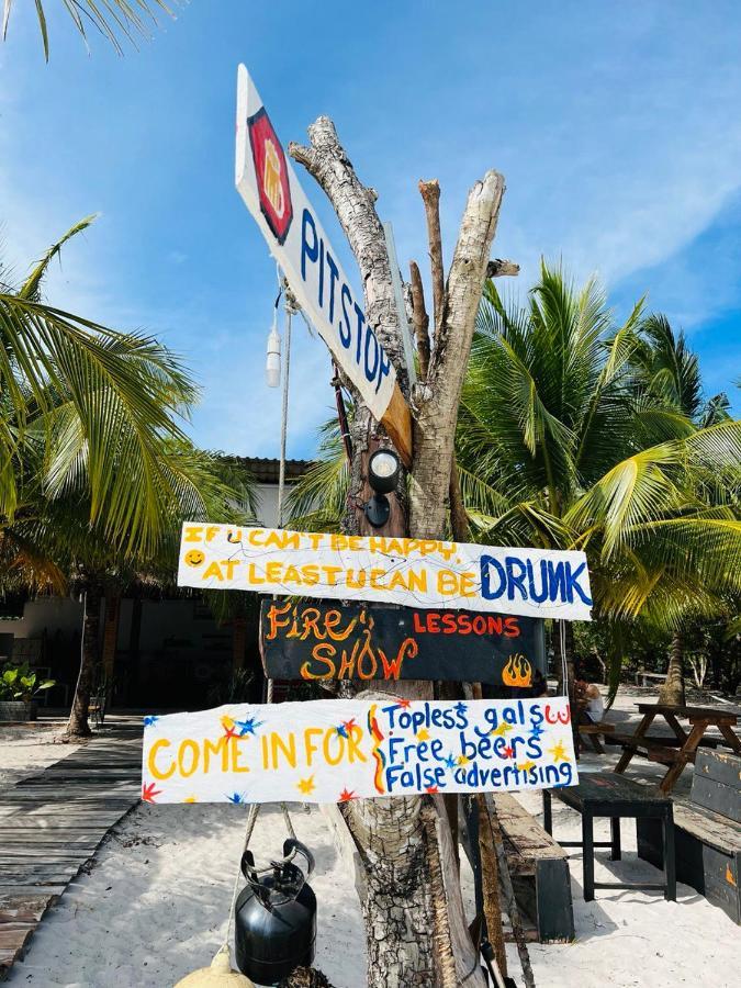 Funky Beach Hostel Sihanoukville Buitenkant foto