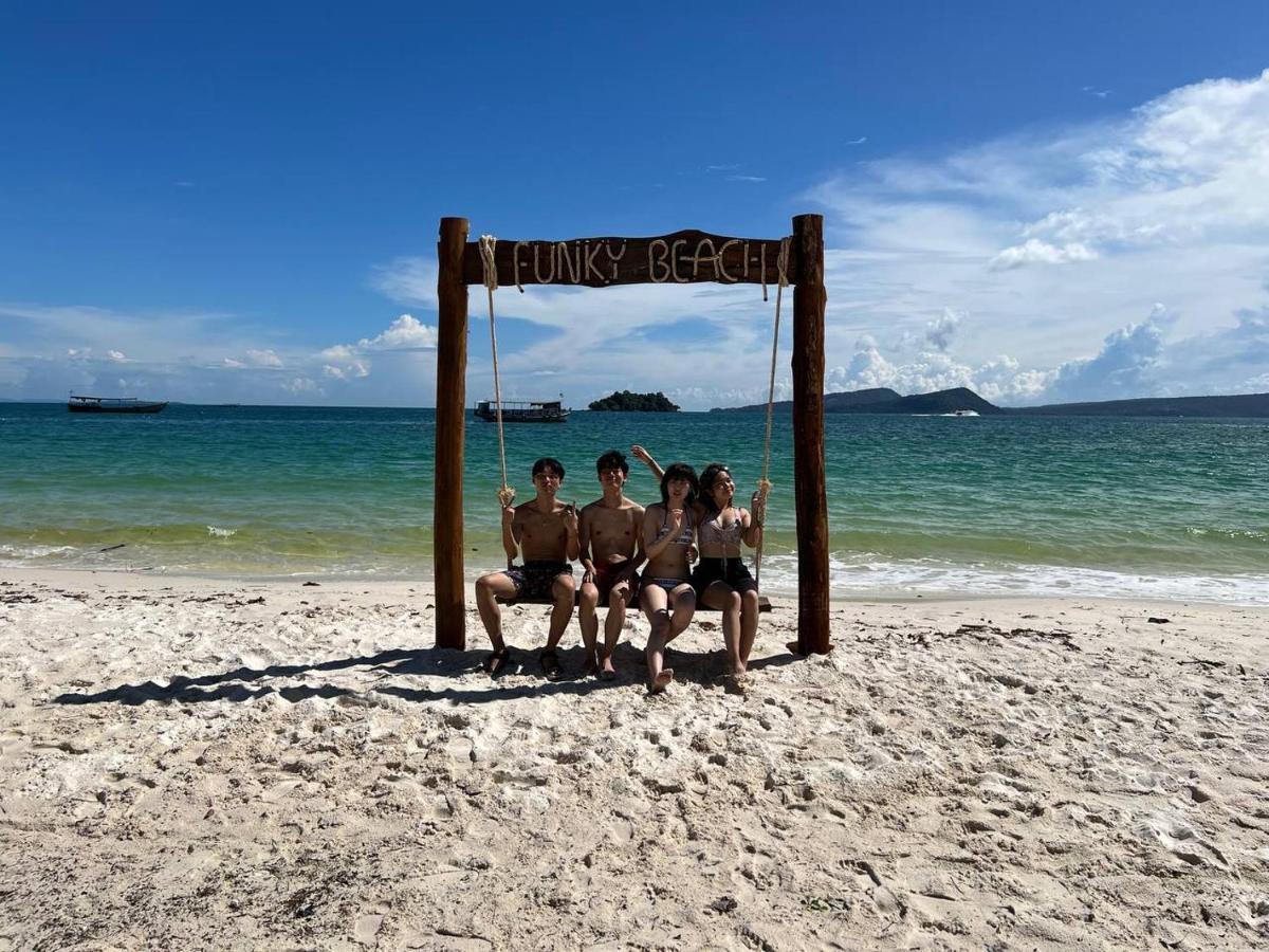 Funky Beach Hostel Sihanoukville Buitenkant foto